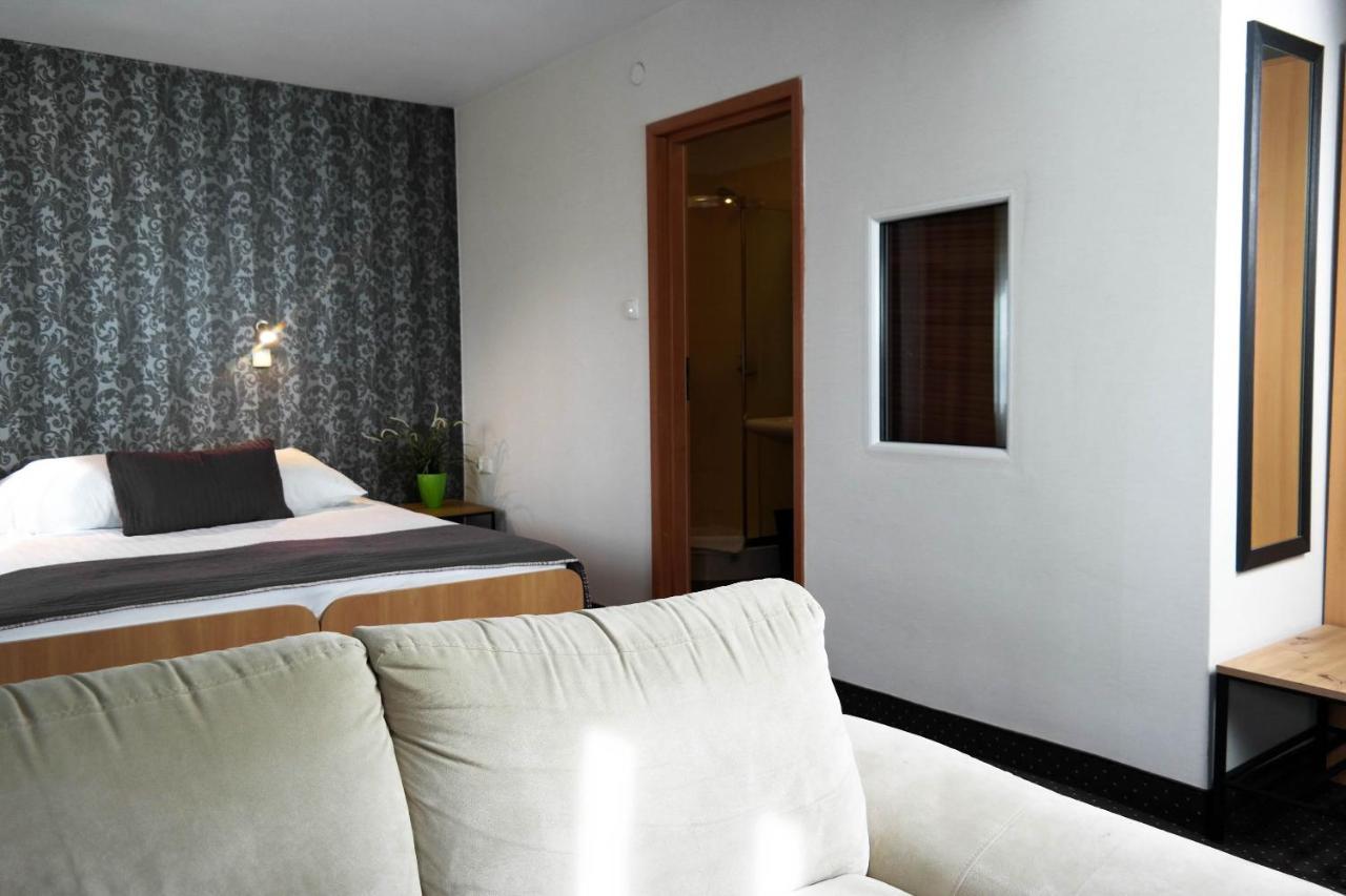 Hotel George 나다르진 외부 사진